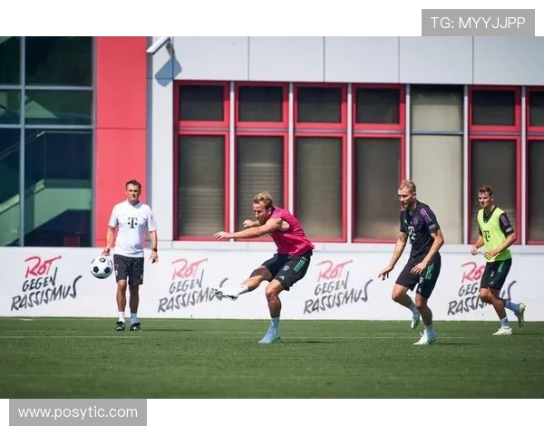 凯恩 vs 莱万：当代第一中锋的进攻效率与战术价值之争